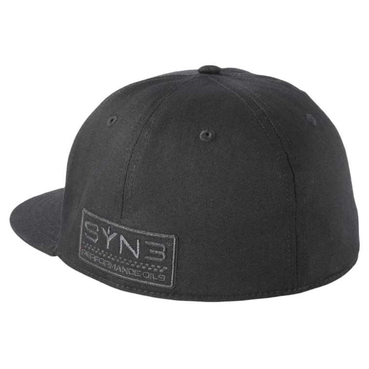 Black cap with SYN3 logo on a white background