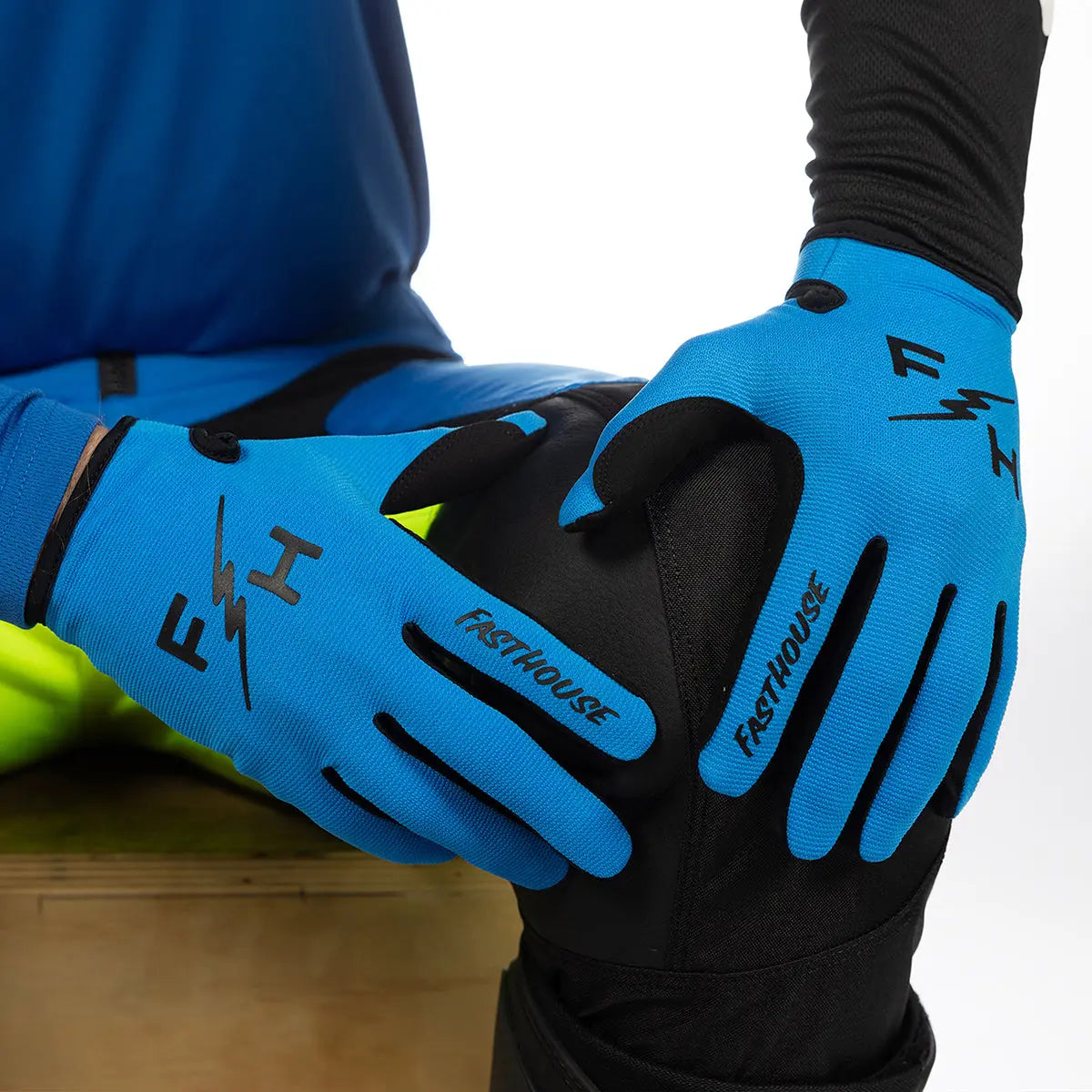 Fasthouse Carbon Eternal Glove - Electric Blue