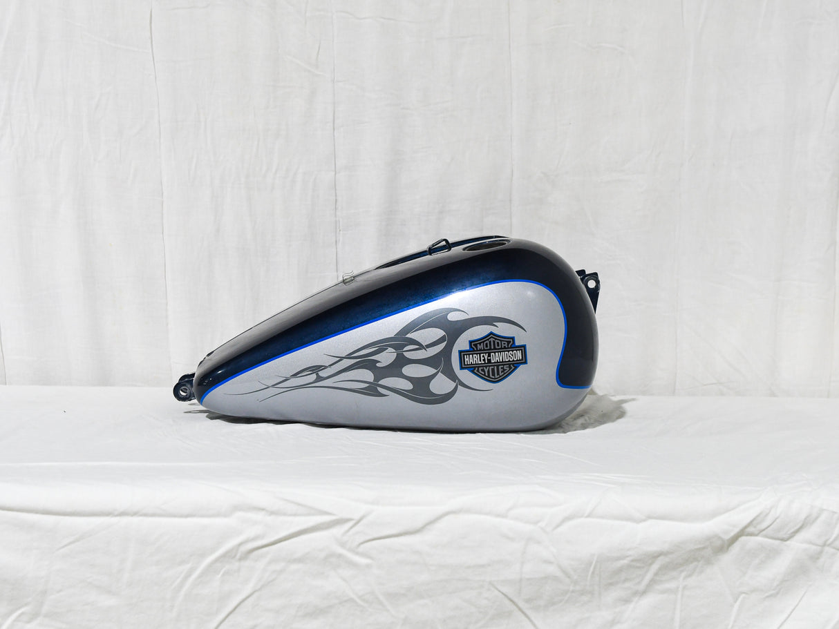 Harley-Davidson Dyna Wide Glide Fuel Tank - Luxury Blue/Diamond Ice