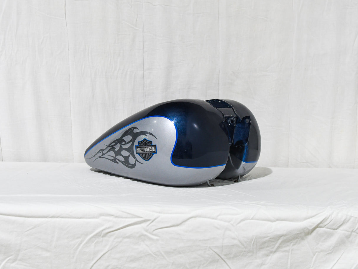 Harley-Davidson Dyna Wide Glide Fuel Tank - Luxury Blue/Diamond Ice