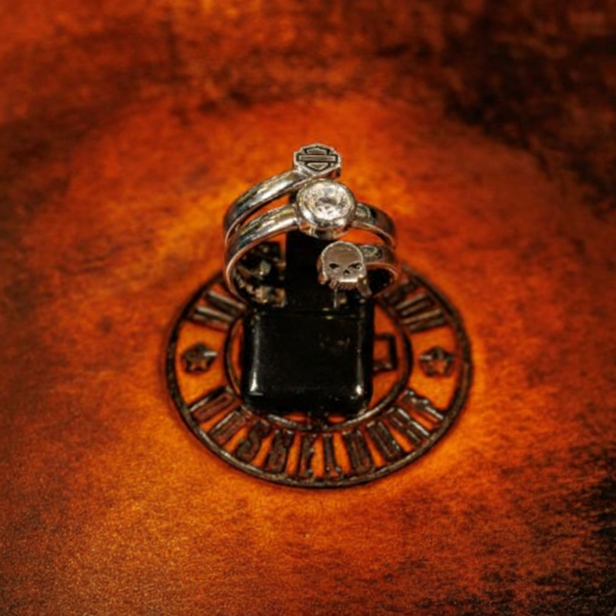 Harley-Davidson Women's B&S Skull Split Twist Ring - Silver