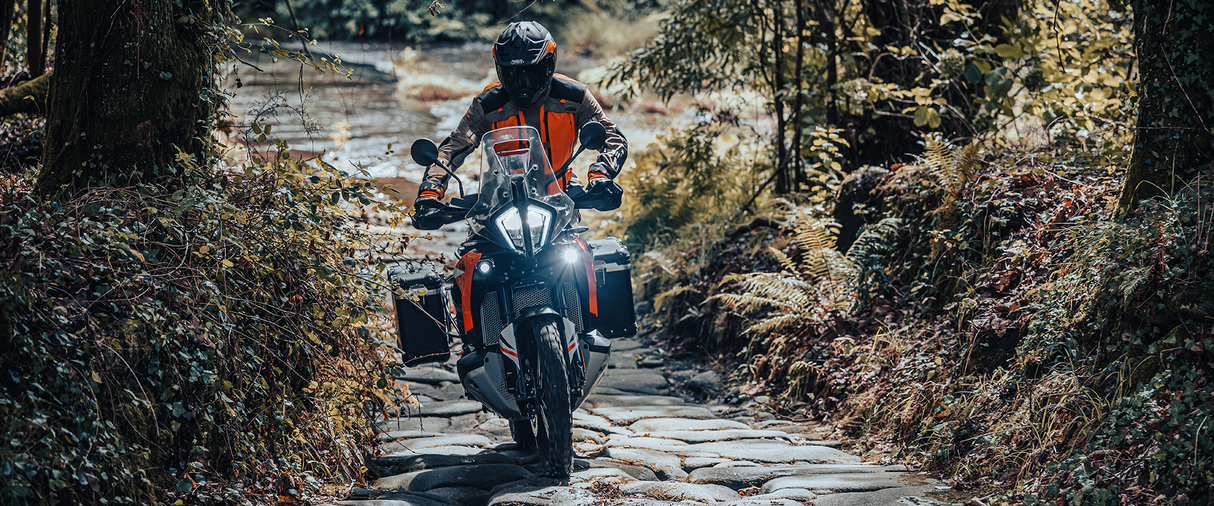 890 Adventure