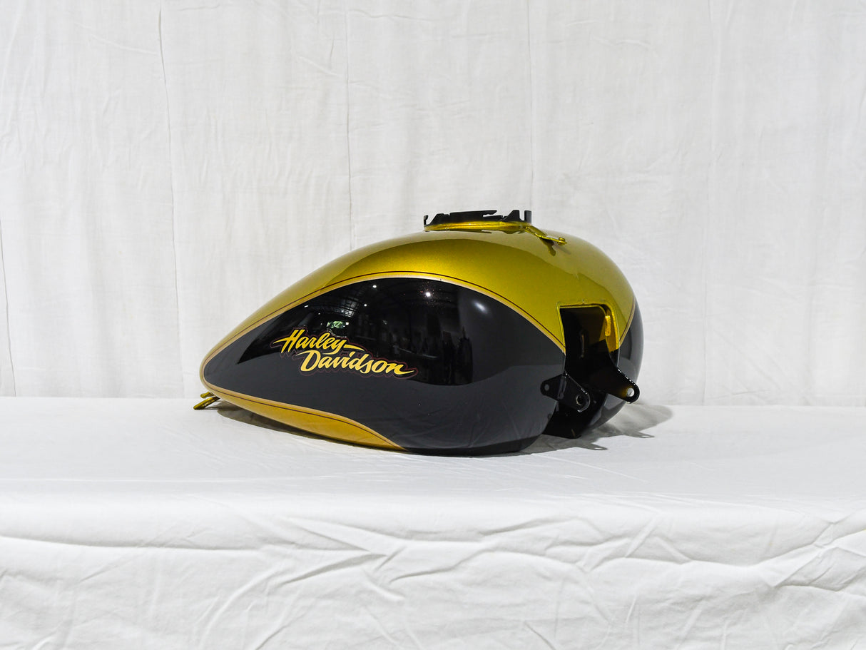 Harley-Davidson Touring Models Fuel Tank - Golden Glow/Black Glow